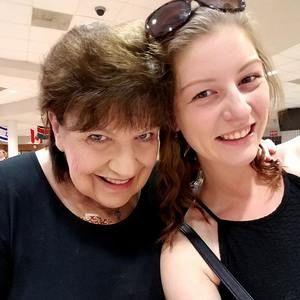 Meet your Posher, Kayla